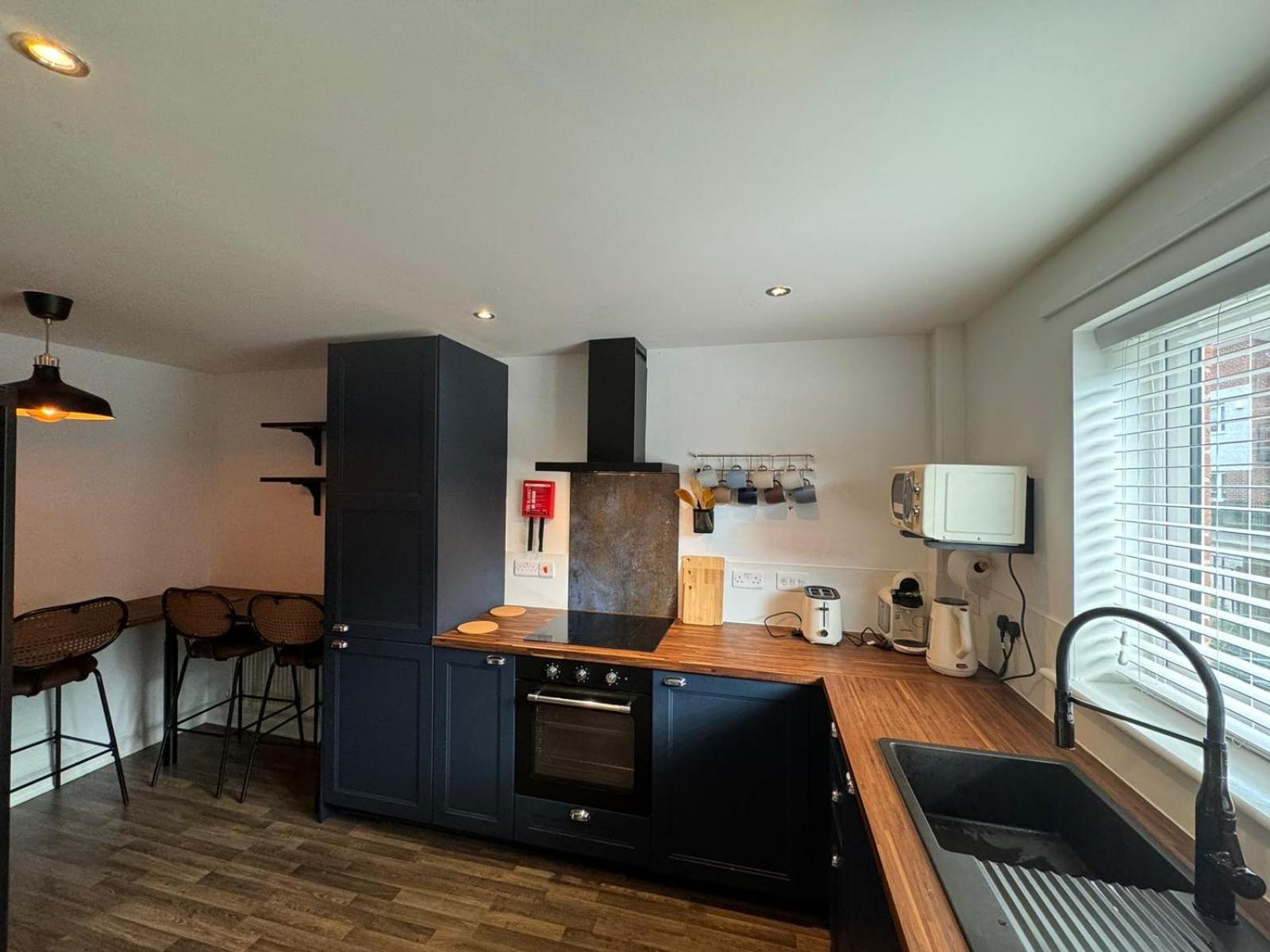 Modern Twin Near Ancoats & Etihad Stadium Homestay *