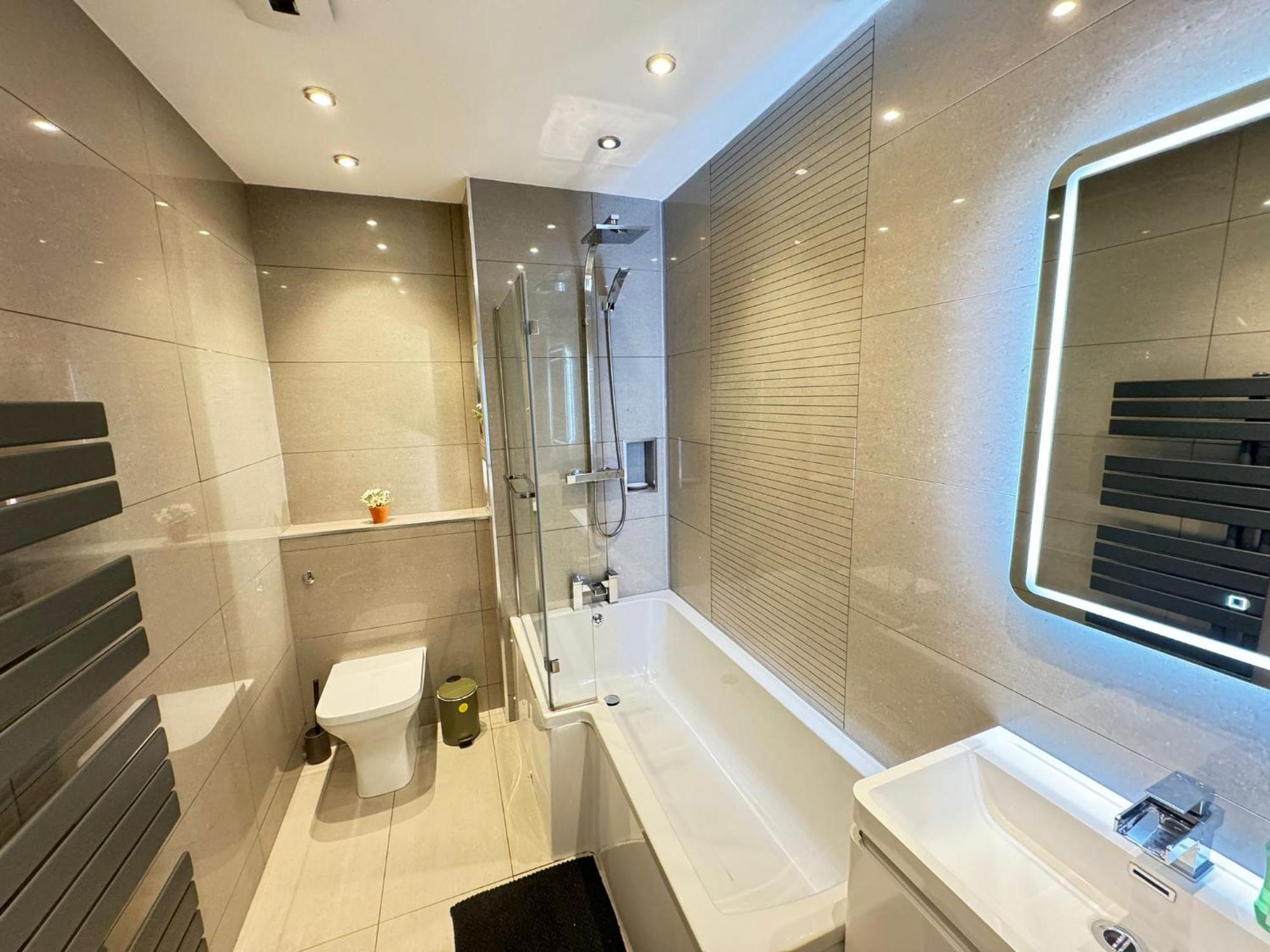 Modern Twin Near Ancoats & Etihad Stadium